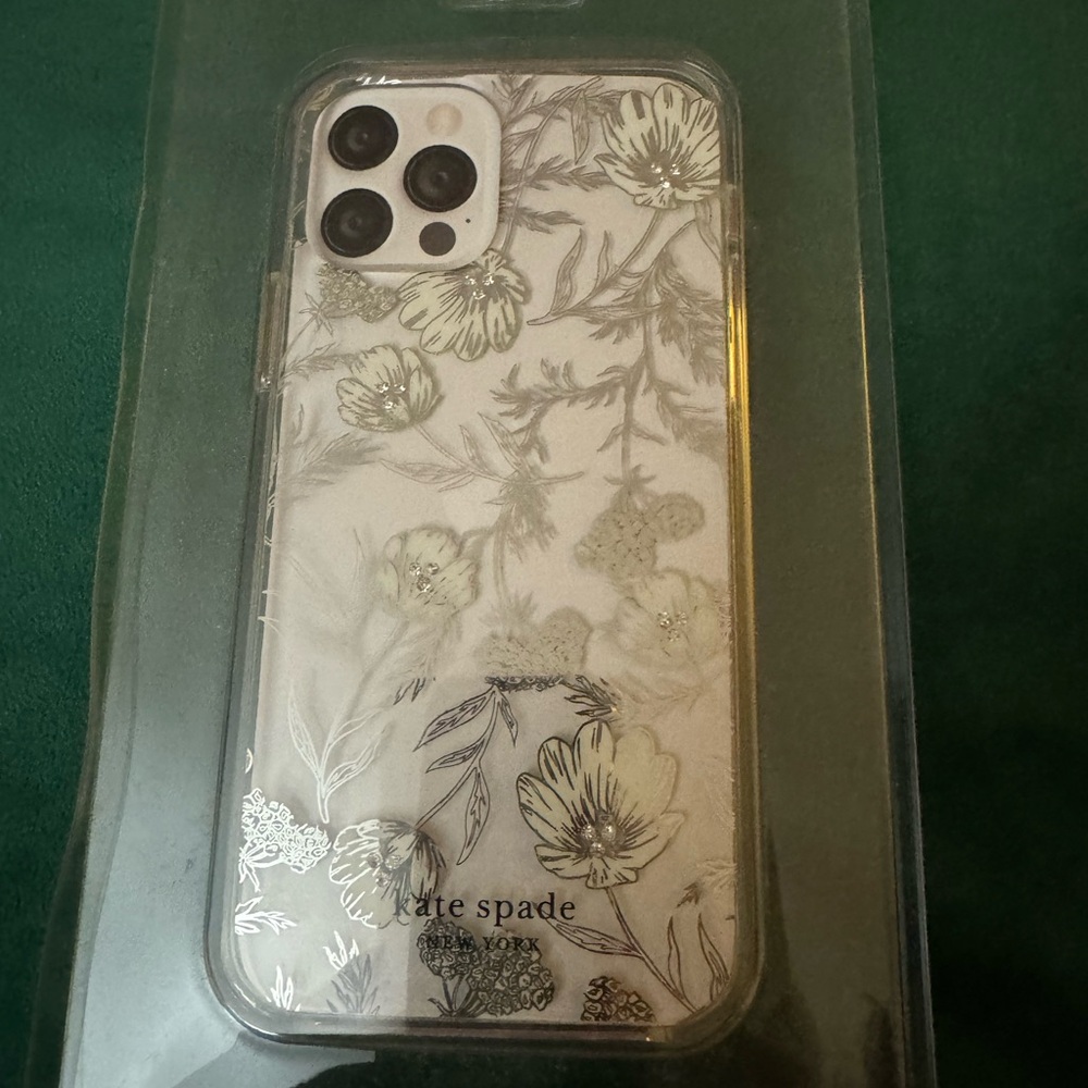 New Kate Spade Iphone12 phone case. Have not used.